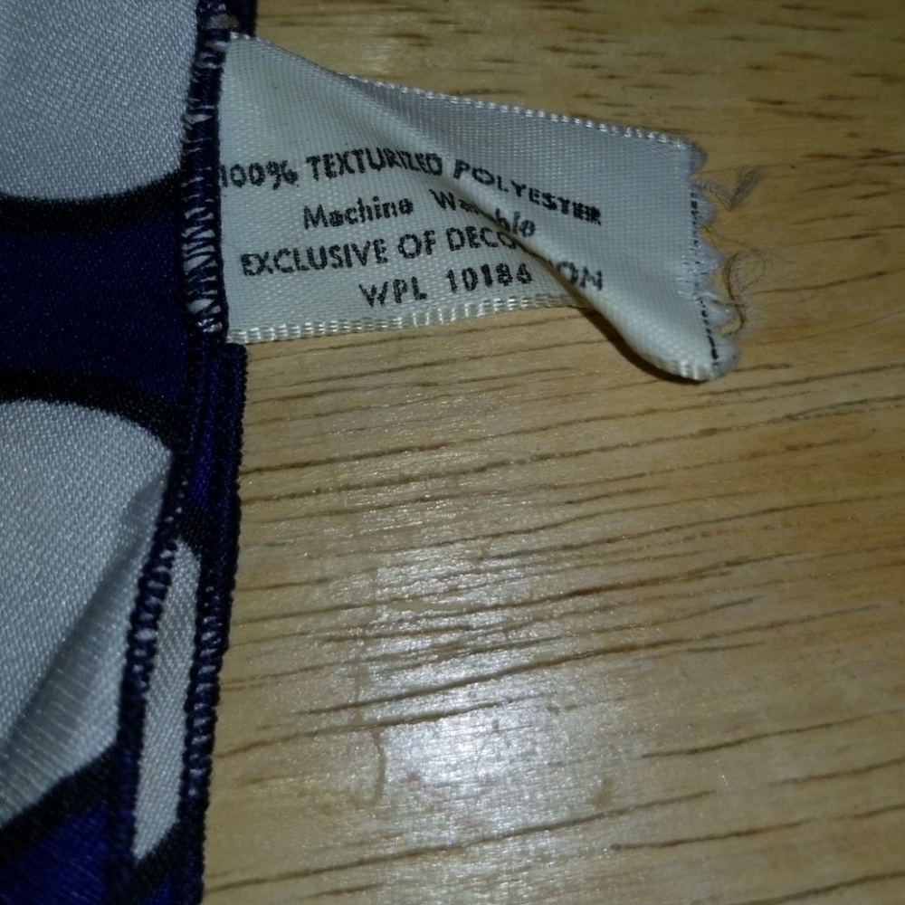 VINTAGE RED, WHITE, BLUE SHAPES SCARF PRELOVED - Picture 6 of 6